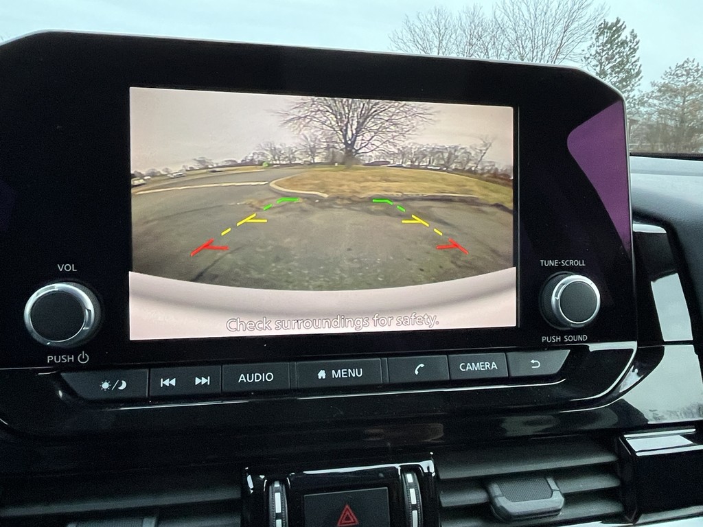 Nissan Pathfinder Vehicle Full-screen Gallery Image 28