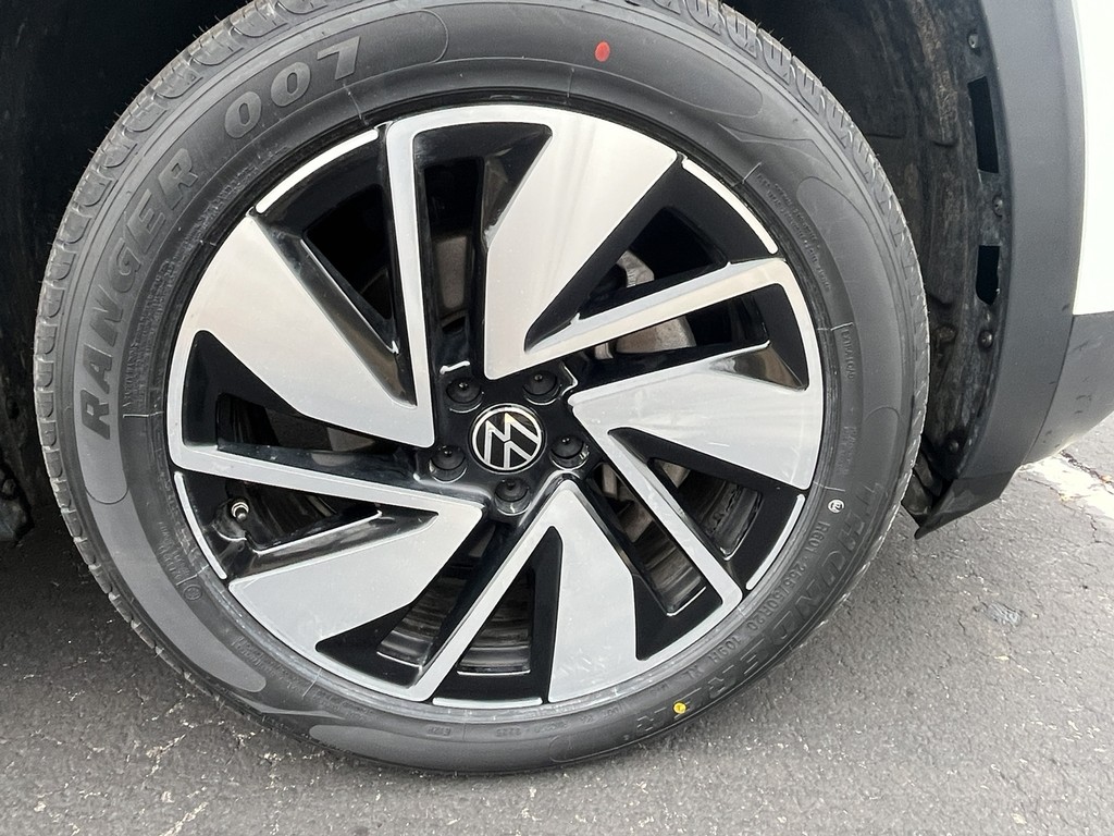 Volkswagen Atlas Vehicle Full-screen Gallery Image 09