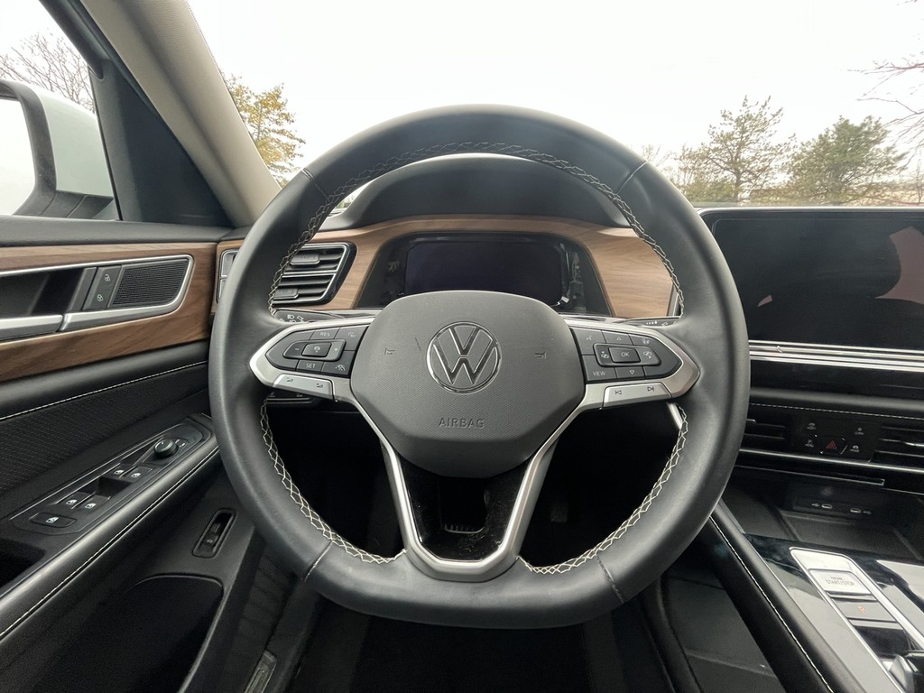 Volkswagen Atlas Vehicle Full-screen Gallery Image 14