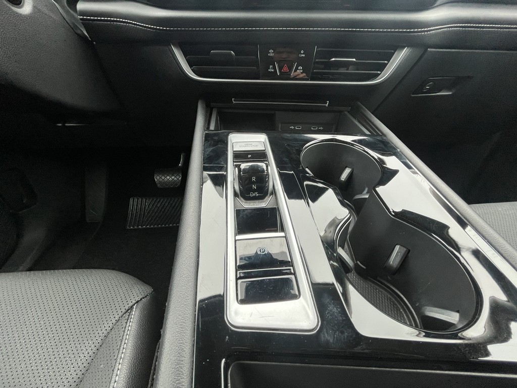 Volkswagen Atlas Vehicle Full-screen Gallery Image 16