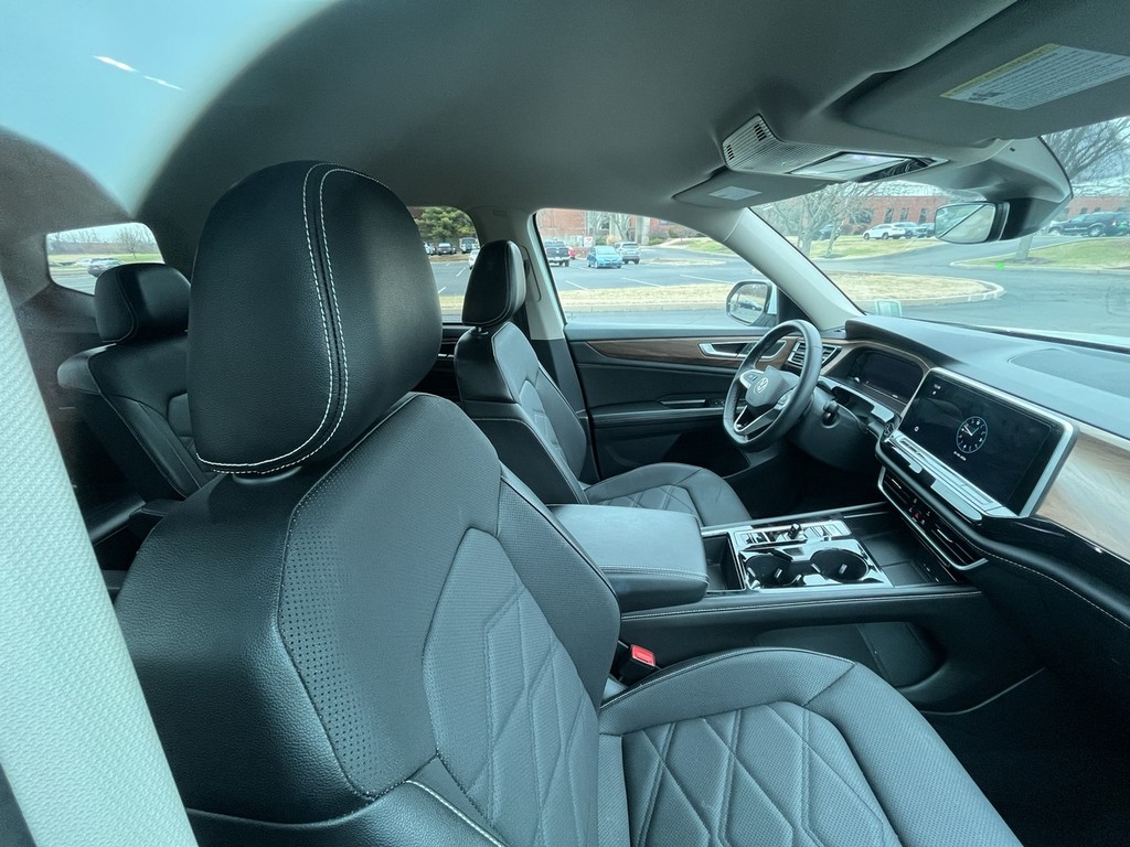 Volkswagen Atlas Vehicle Full-screen Gallery Image 19