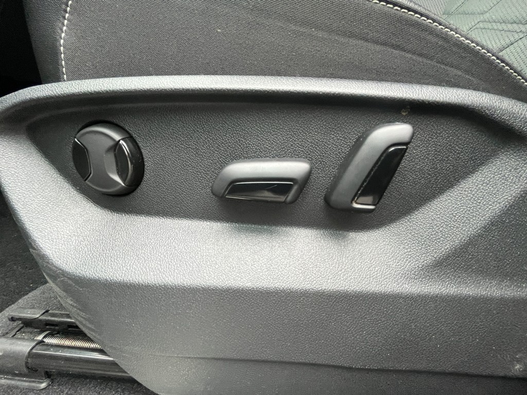 Volkswagen Atlas Vehicle Full-screen Gallery Image 21