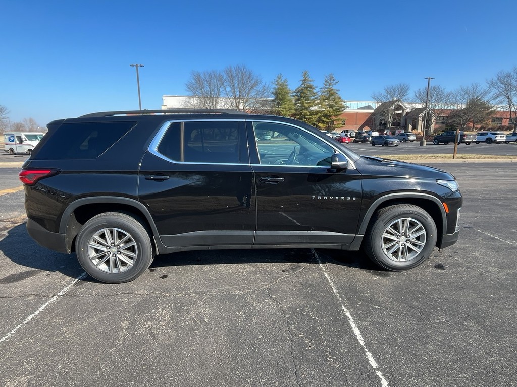 Chevrolet Traverse Vehicle Full-screen Gallery Image 05
