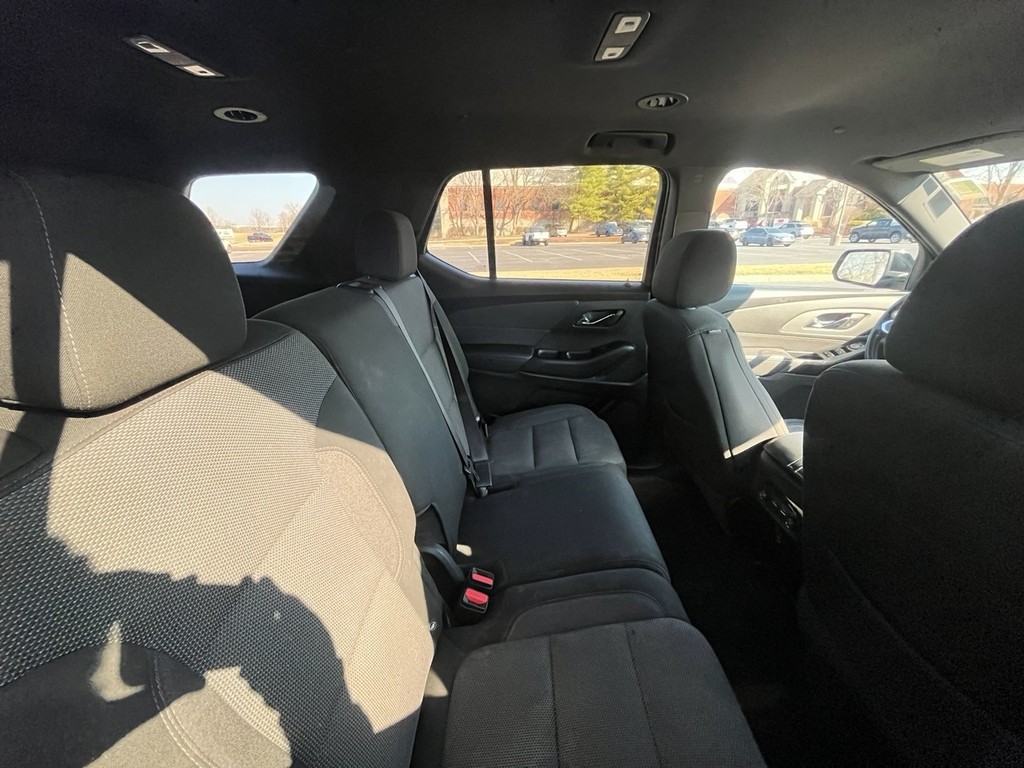 Chevrolet Traverse Vehicle Full-screen Gallery Image 11