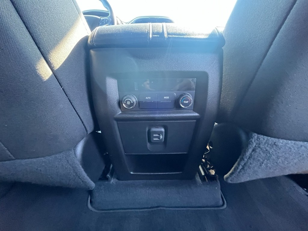 Chevrolet Traverse Vehicle Full-screen Gallery Image 12