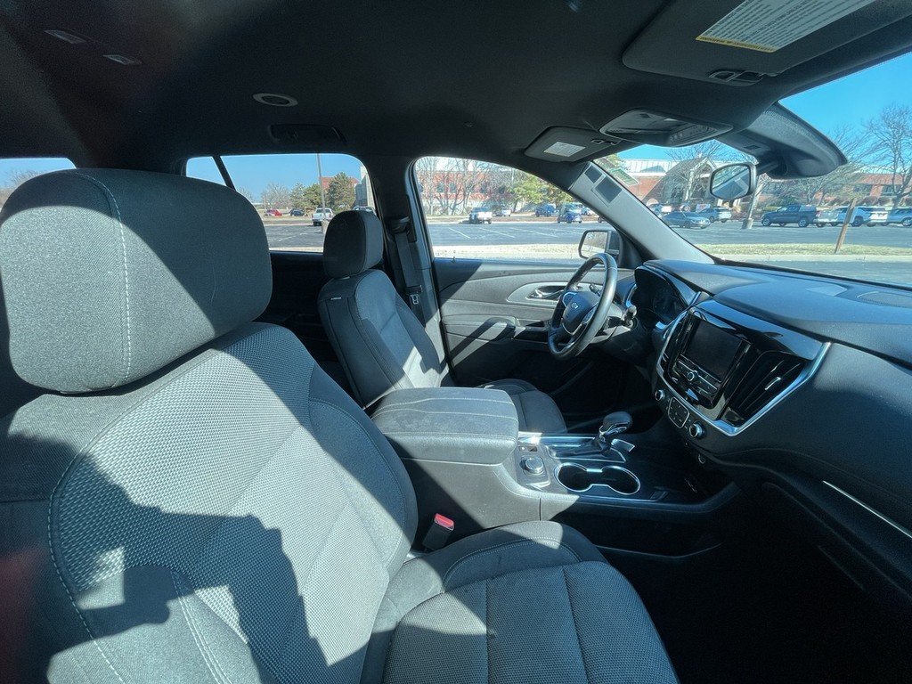 Chevrolet Traverse Vehicle Full-screen Gallery Image 19