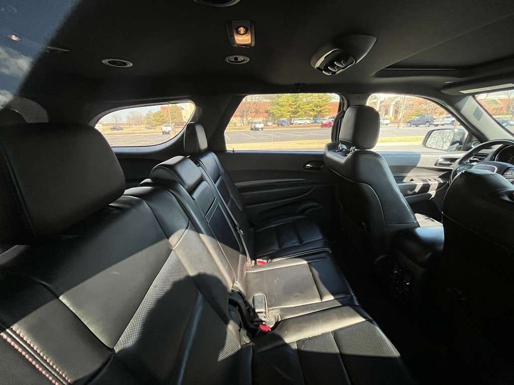 Dodge Durango Vehicle Full-screen Gallery Image 11