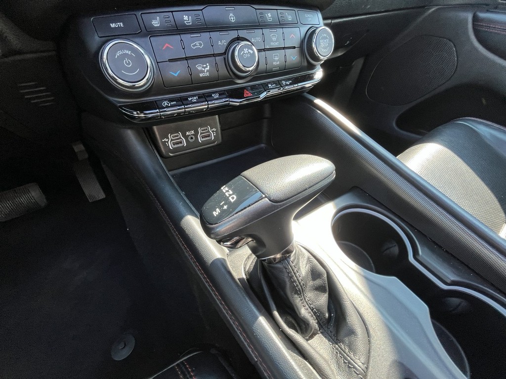 Dodge Durango Vehicle Full-screen Gallery Image 17