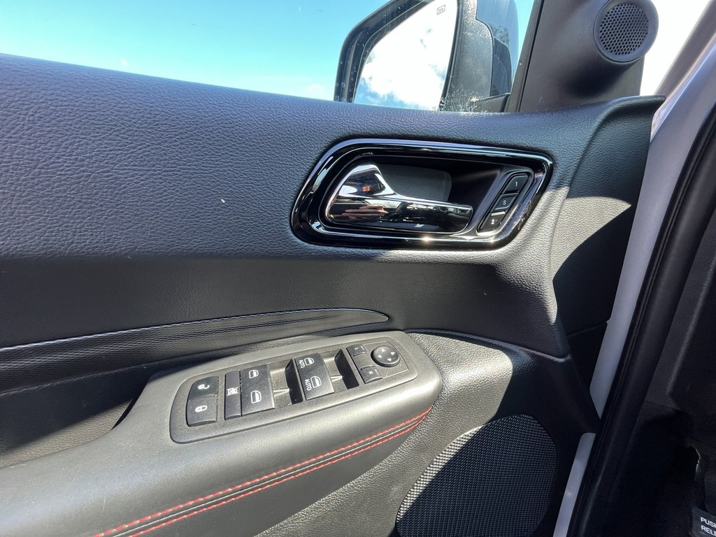 Dodge Durango Vehicle Full-screen Gallery Image 23