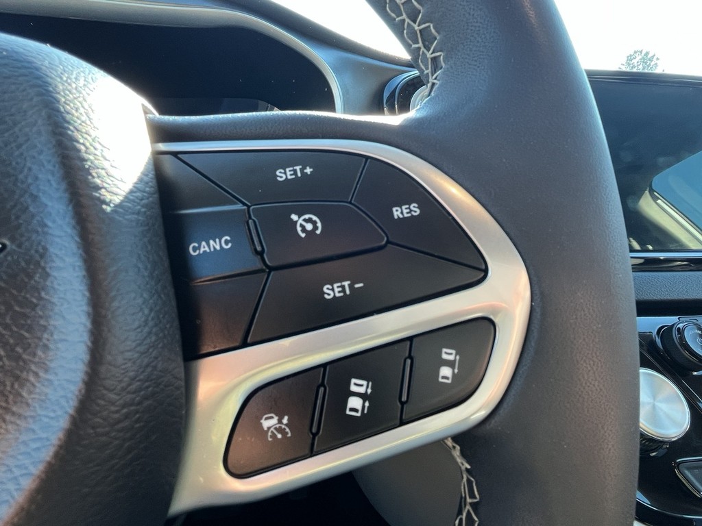 Chrysler Pacifica Vehicle Full-screen Gallery Image 26