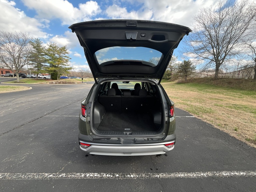 Hyundai Tucson Vehicle Full-screen Gallery Image 10