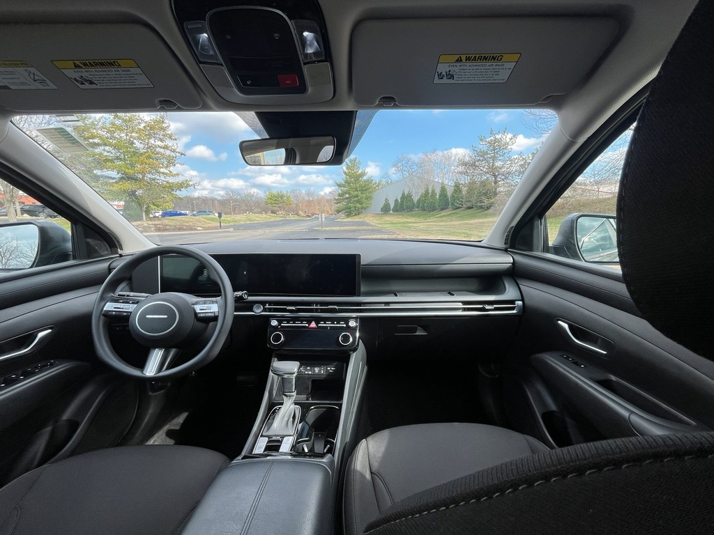 Hyundai Tucson Vehicle Full-screen Gallery Image 17