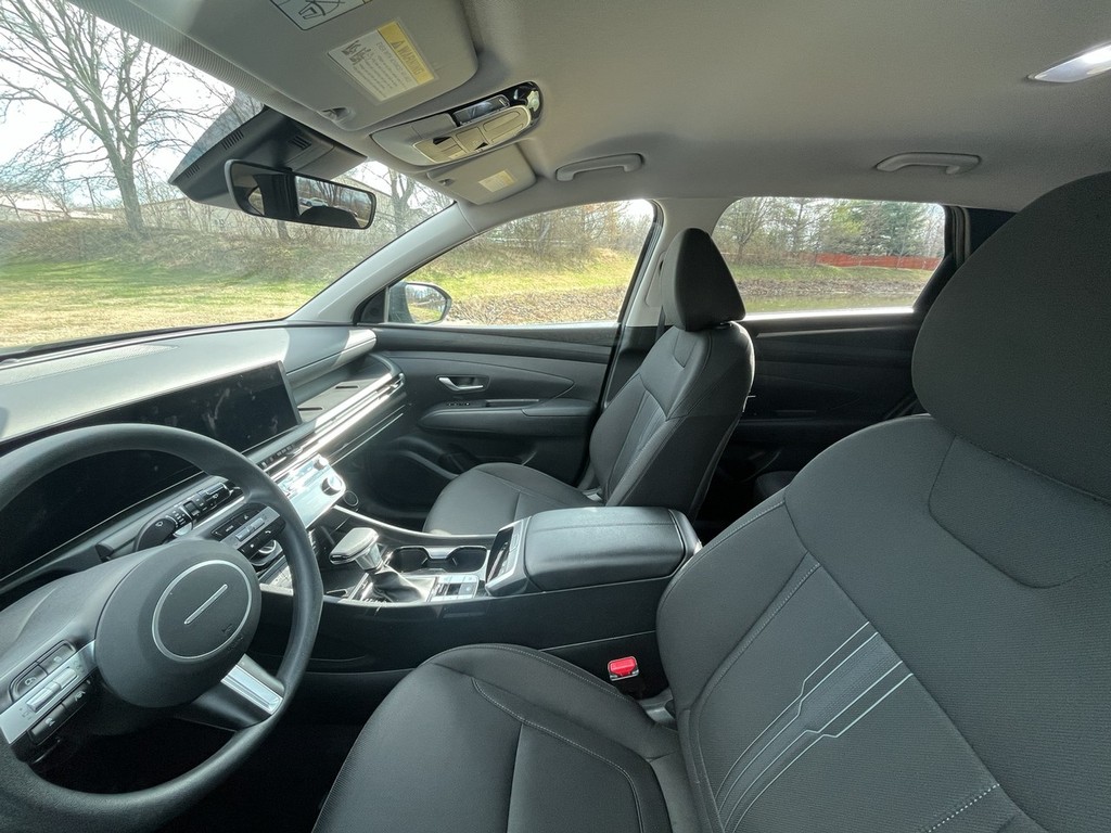 Hyundai Tucson Vehicle Full-screen Gallery Image 19