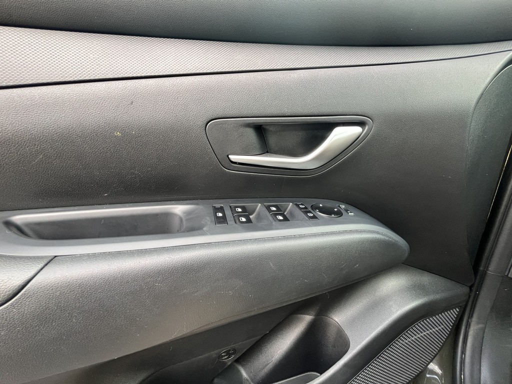 Hyundai Tucson Vehicle Full-screen Gallery Image 21