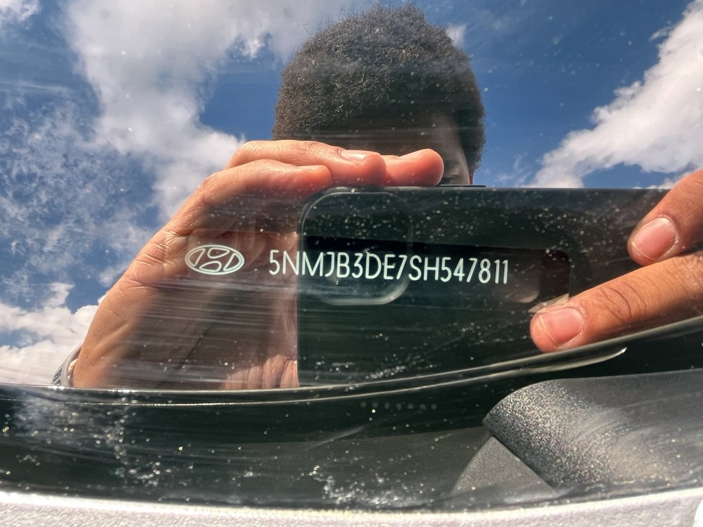 Hyundai Tucson Vehicle Full-screen Gallery Image 23