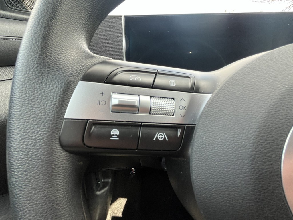 Hyundai Tucson Vehicle Full-screen Gallery Image 24