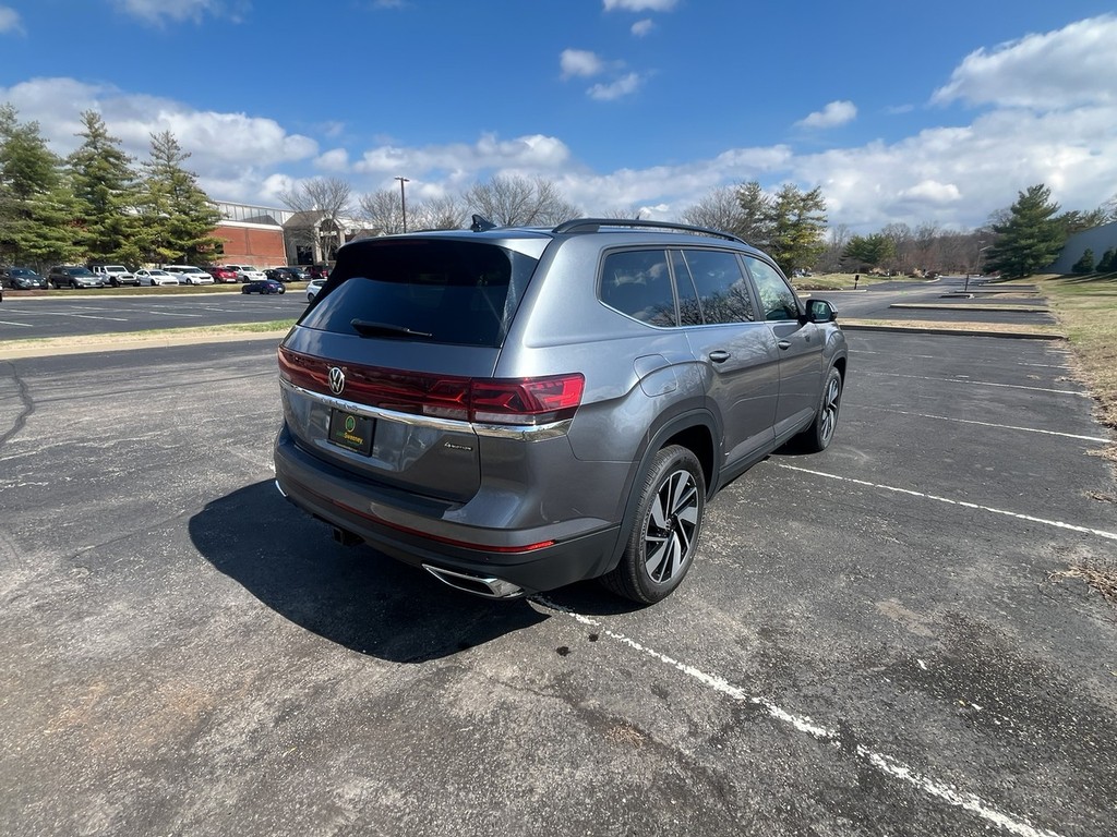 Volkswagen Atlas Vehicle Full-screen Gallery Image 06