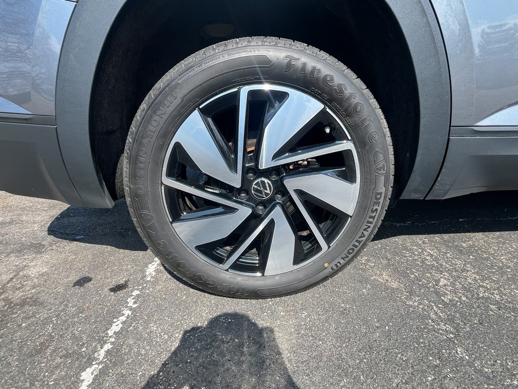 Volkswagen Atlas Vehicle Full-screen Gallery Image 09