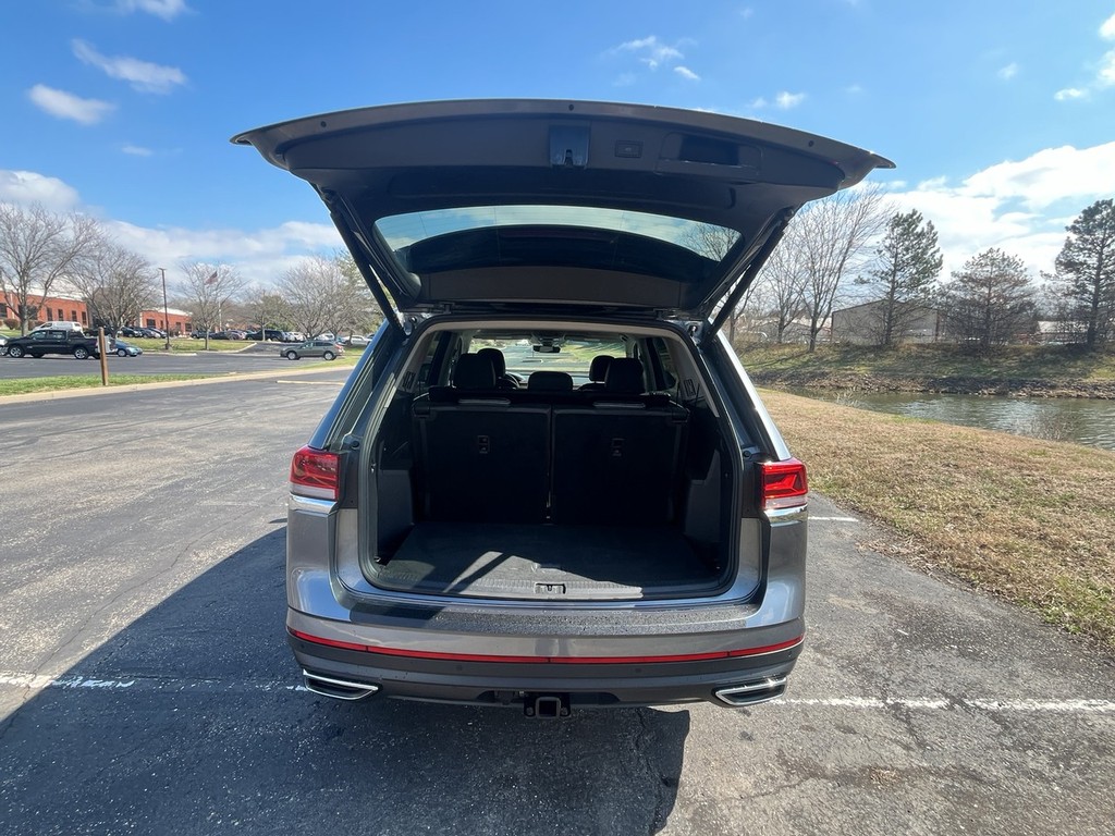 Volkswagen Atlas Vehicle Full-screen Gallery Image 10