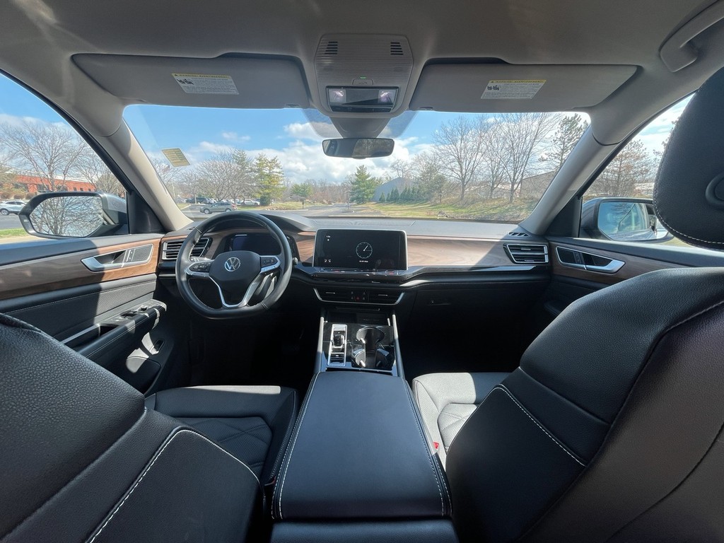 Volkswagen Atlas Vehicle Full-screen Gallery Image 13