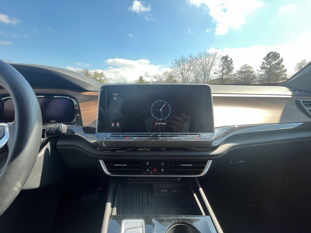 Volkswagen Atlas Vehicle Full-screen Gallery Image 15