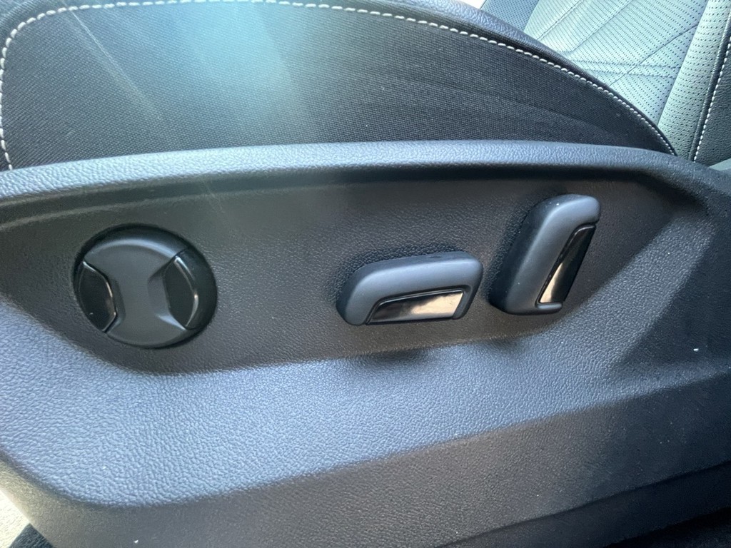 Volkswagen Atlas Vehicle Full-screen Gallery Image 21