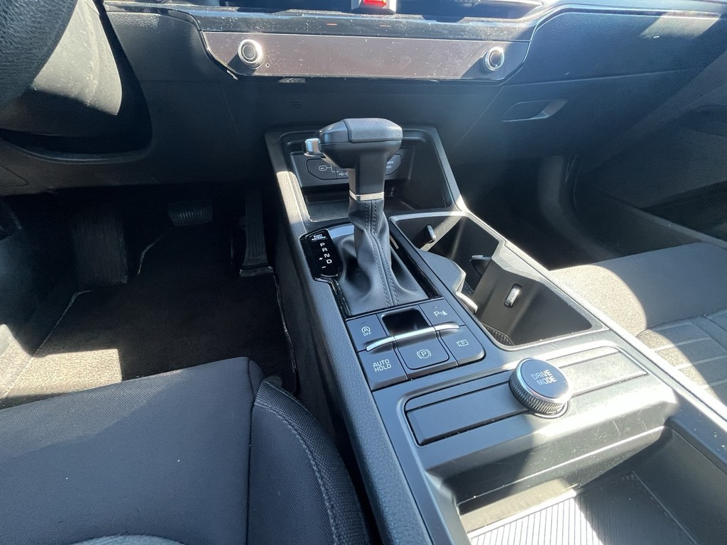 Kia K5 Vehicle Full-screen Gallery Image 16