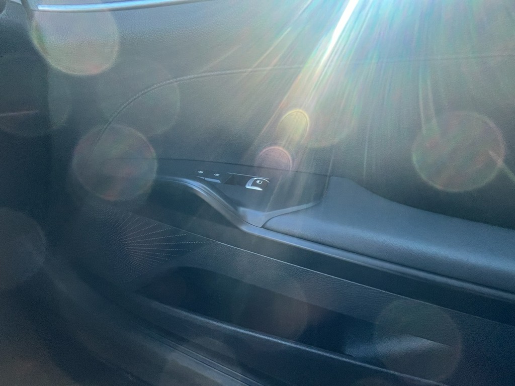 Kia K5 Vehicle Full-screen Gallery Image 22