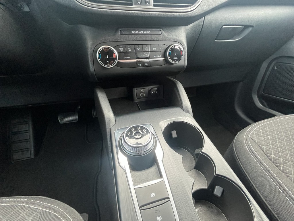 Ford Escape Vehicle Full-screen Gallery Image 16