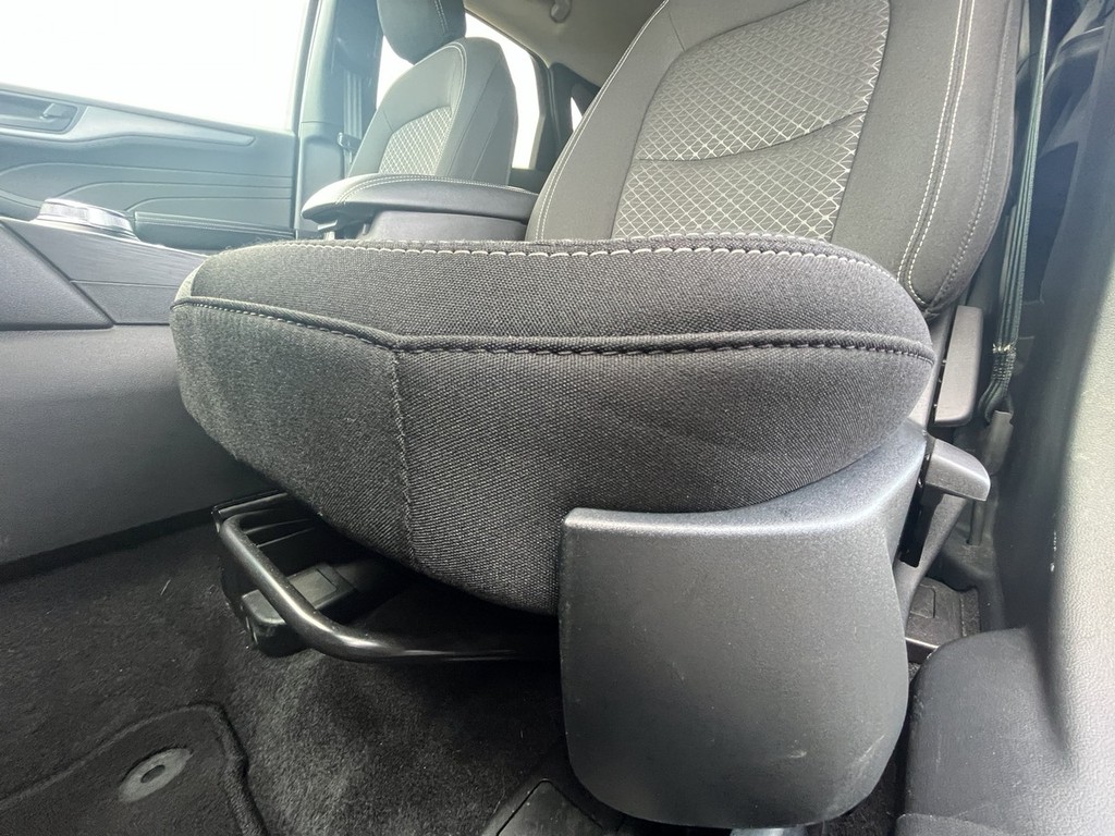 Ford Escape Vehicle Full-screen Gallery Image 20