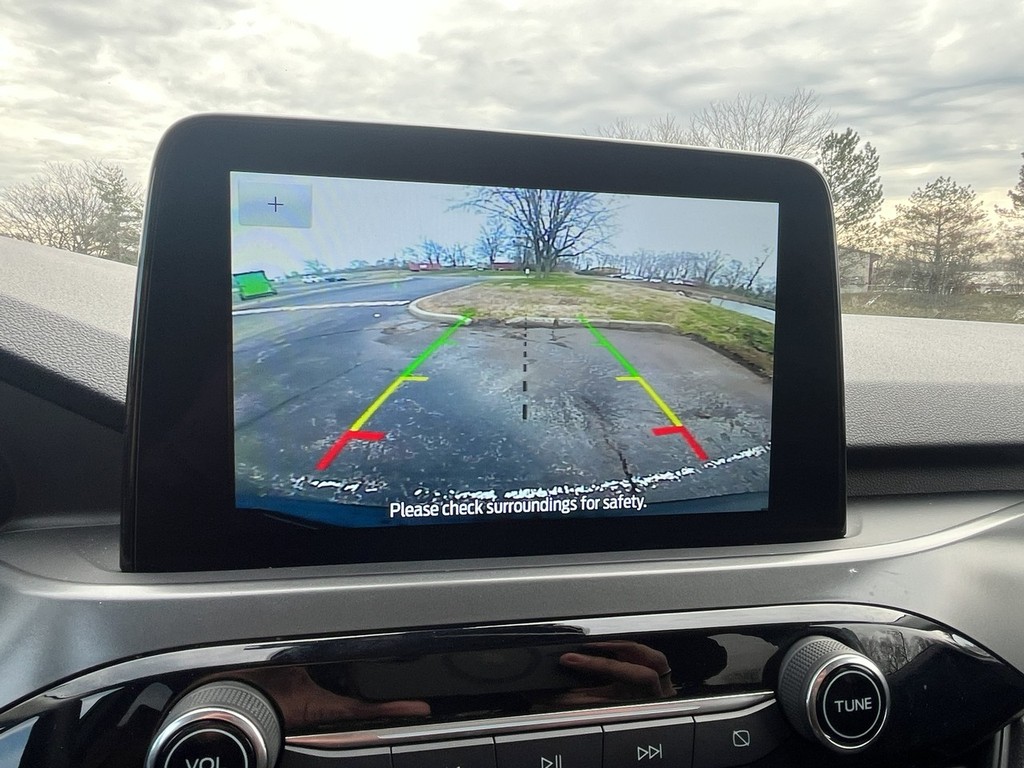 Ford Escape Vehicle Full-screen Gallery Image 27