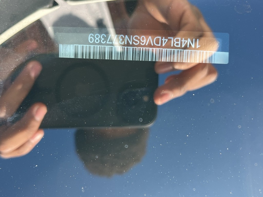 Nissan Altima Vehicle Full-screen Gallery Image 23