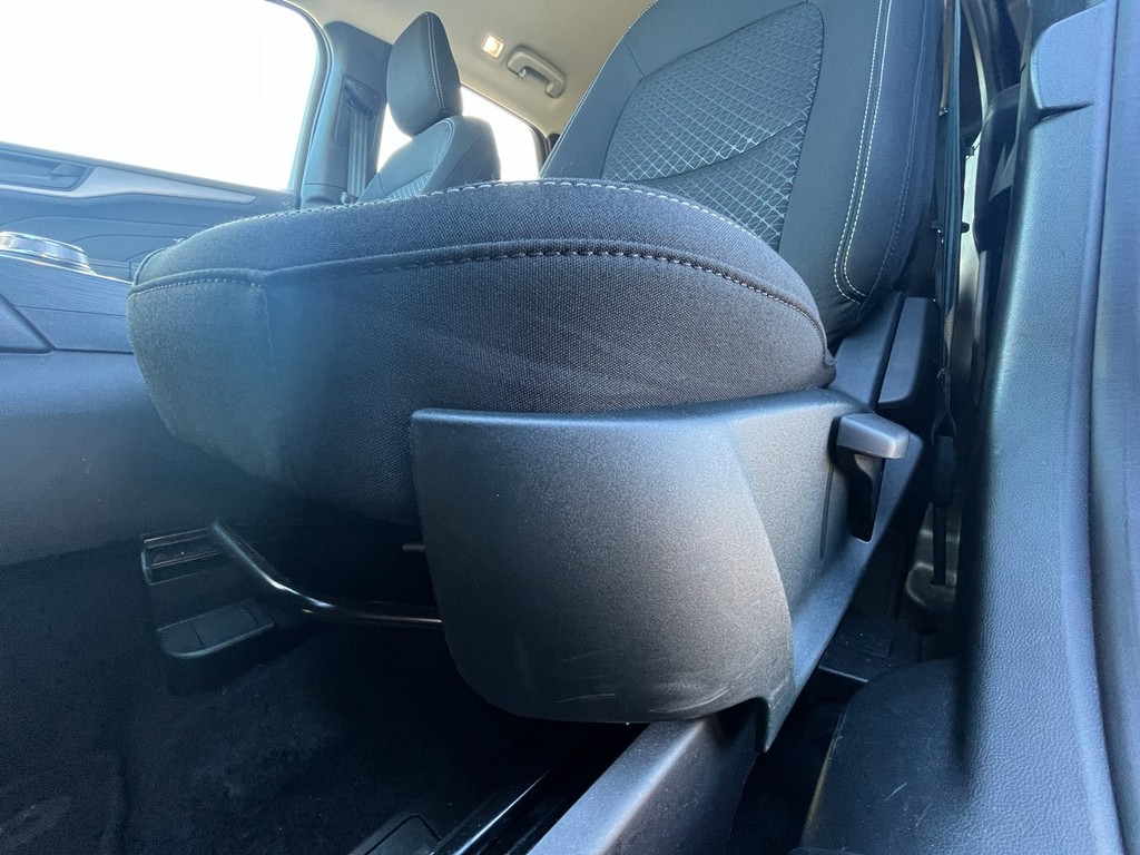 Ford Escape Vehicle Full-screen Gallery Image 20