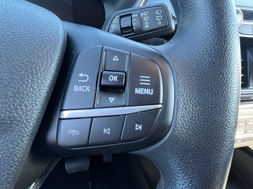 Ford Escape Vehicle Full-screen Gallery Image 25