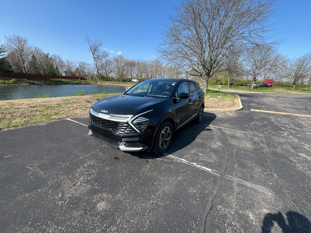 Kia SPORTAGE Vehicle Full-screen Gallery Image 02