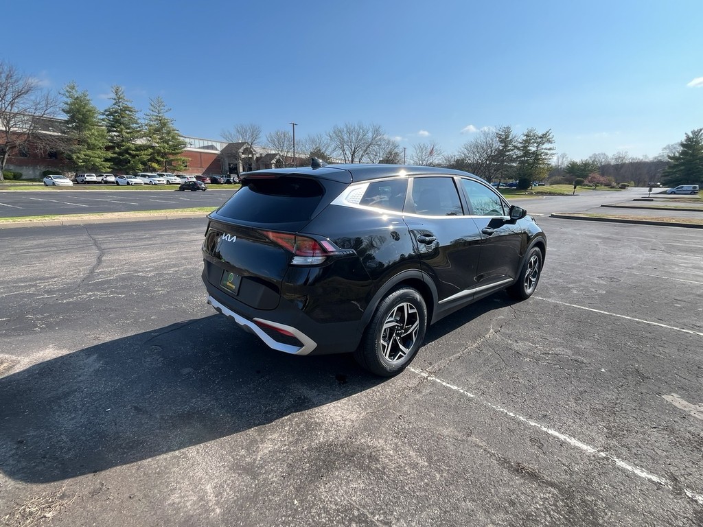 Kia SPORTAGE Vehicle Full-screen Gallery Image 06