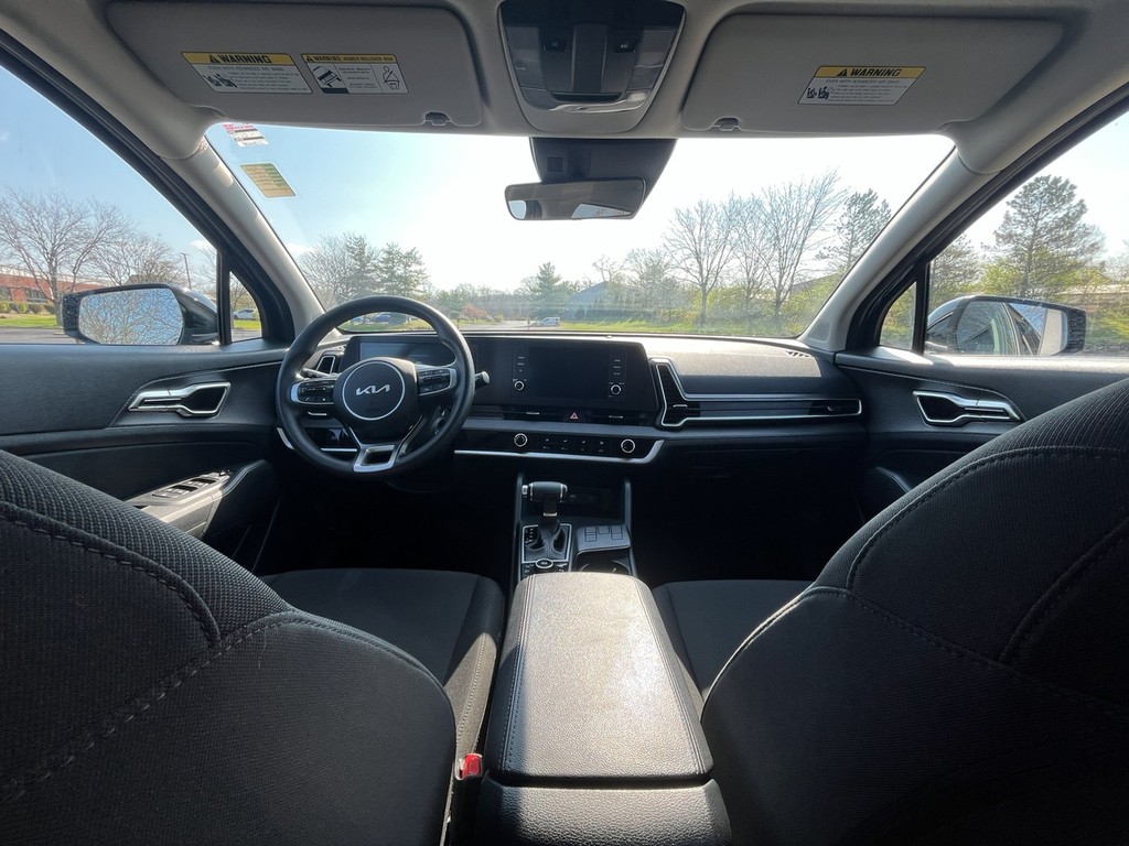 Kia SPORTAGE Vehicle Full-screen Gallery Image 13