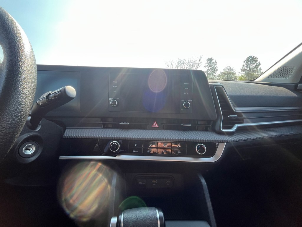 Kia SPORTAGE Vehicle Full-screen Gallery Image 15