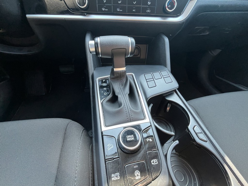 Kia SPORTAGE Vehicle Full-screen Gallery Image 16