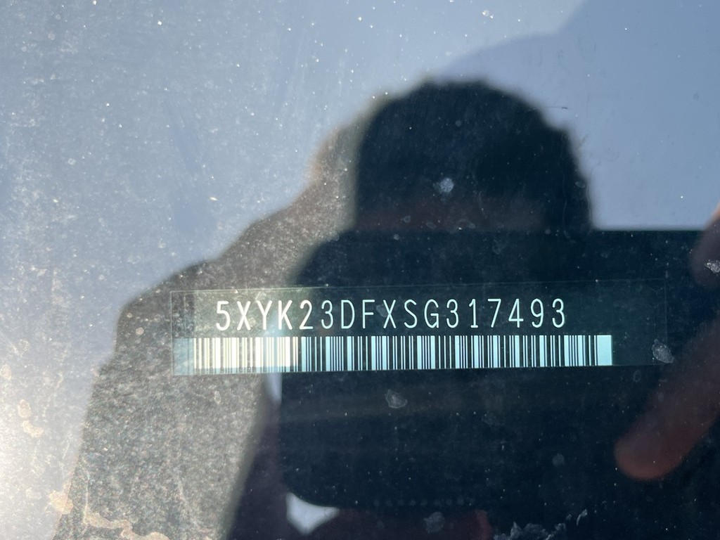 Kia SPORTAGE Vehicle Full-screen Gallery Image 23