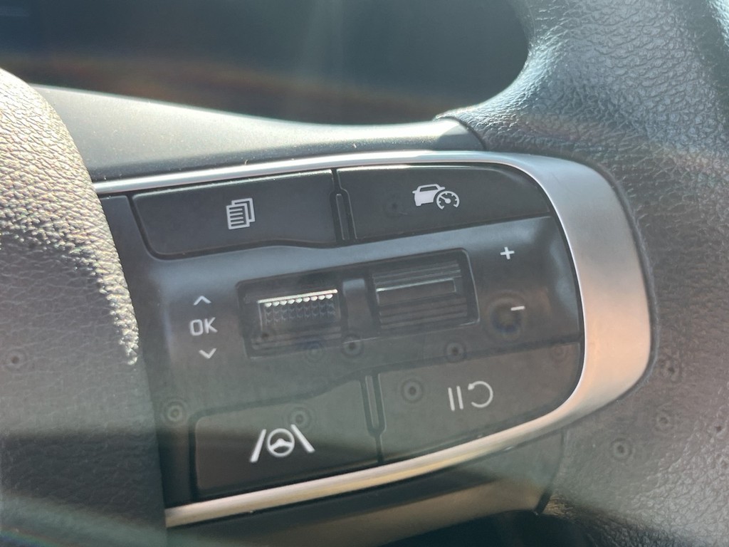 Kia SPORTAGE Vehicle Full-screen Gallery Image 25