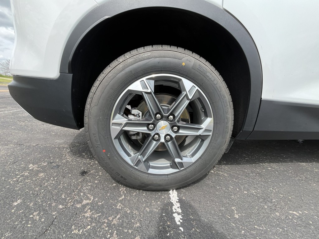 Chevrolet BLAZER Vehicle Full-screen Gallery Image 09