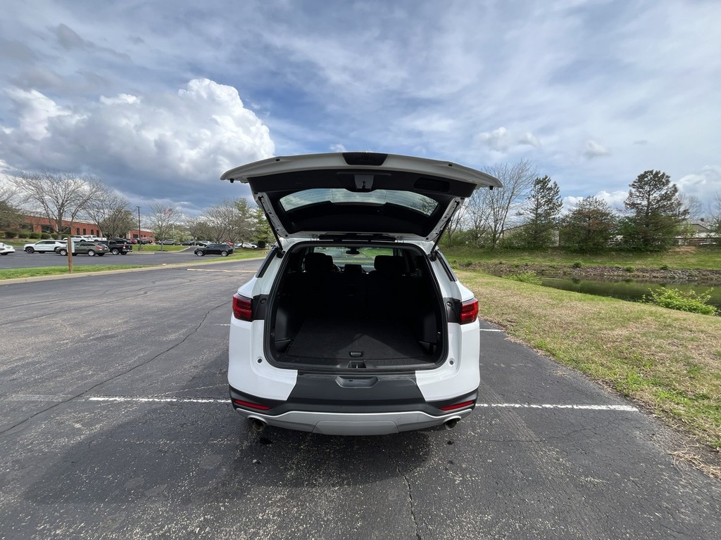 Chevrolet BLAZER Vehicle Full-screen Gallery Image 10