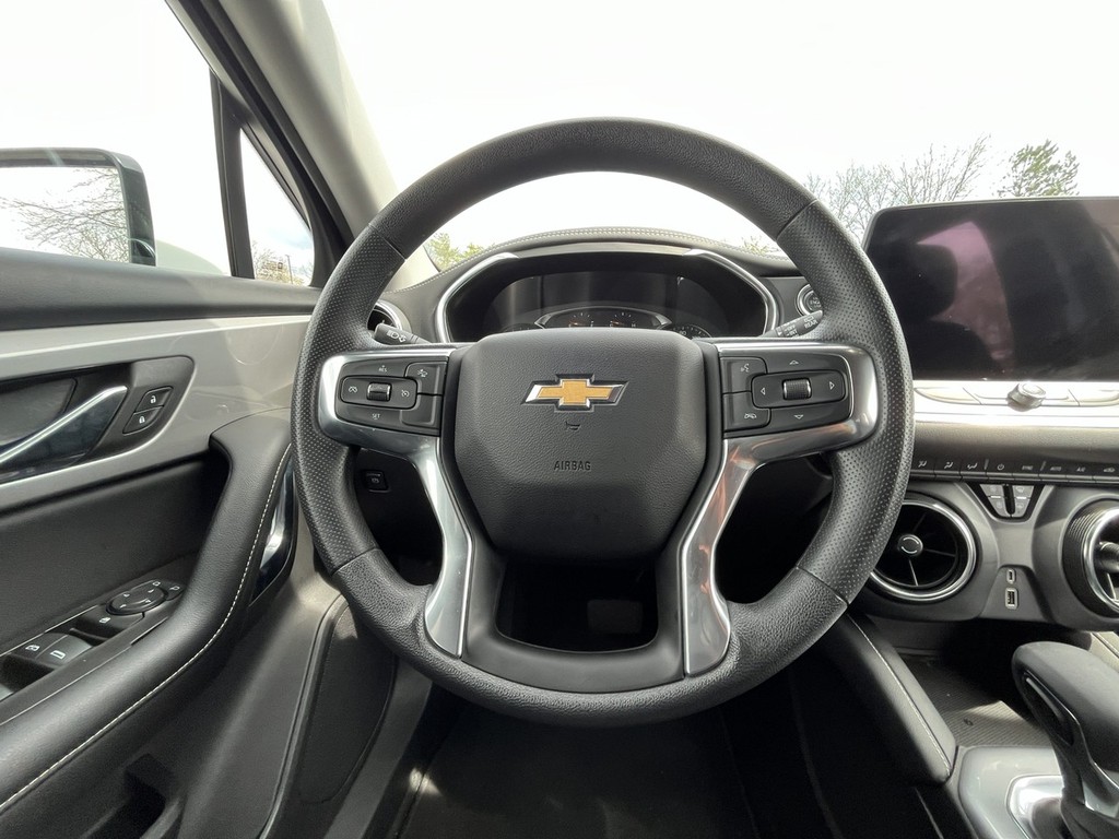 Chevrolet BLAZER Vehicle Full-screen Gallery Image 14