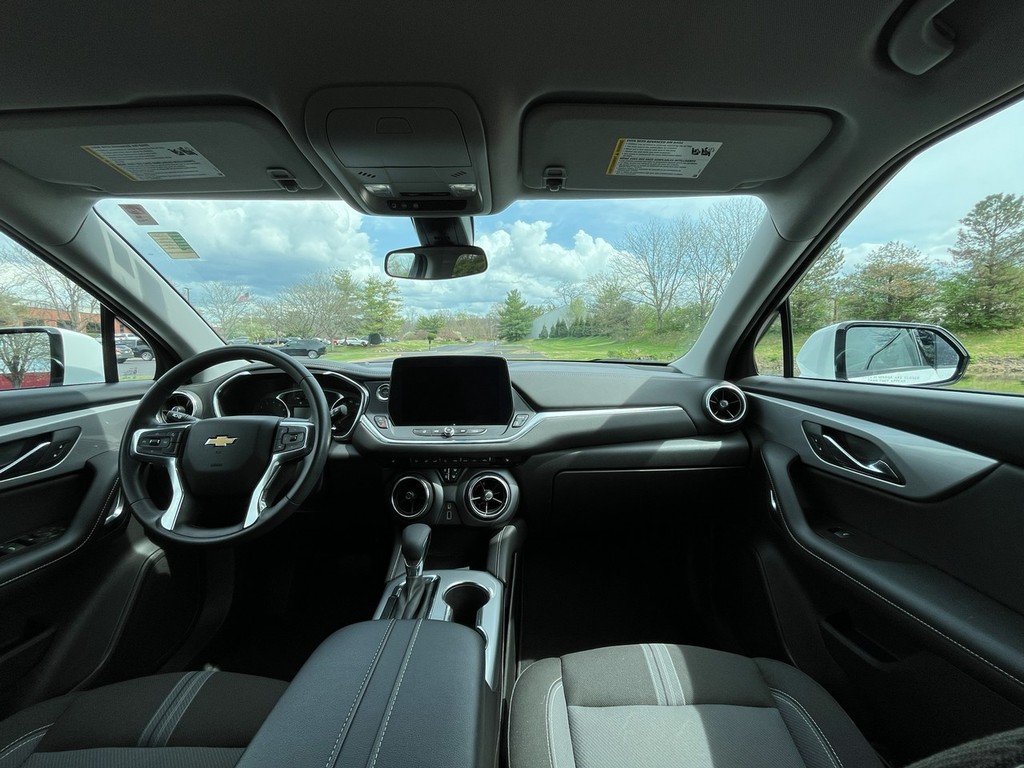Chevrolet BLAZER Vehicle Full-screen Gallery Image 17