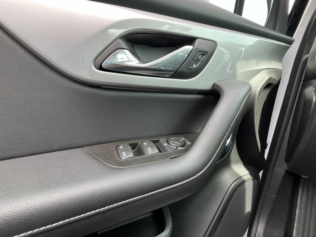 Chevrolet BLAZER Vehicle Full-screen Gallery Image 21