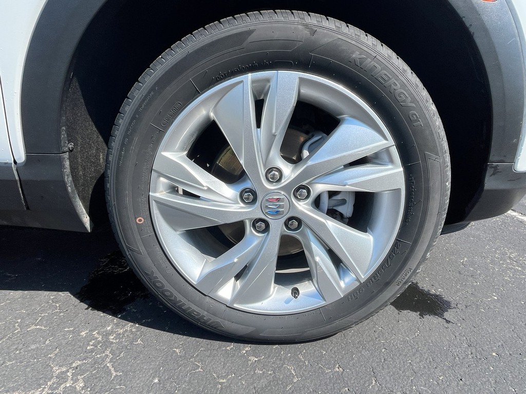 Buick ENCORE GX Vehicle Full-screen Gallery Image 09