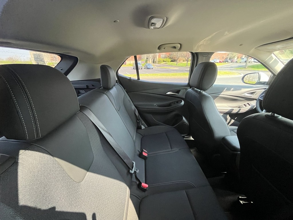 Buick ENCORE GX Vehicle Full-screen Gallery Image 11