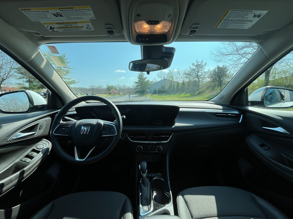 Buick ENCORE GX Vehicle Full-screen Gallery Image 13