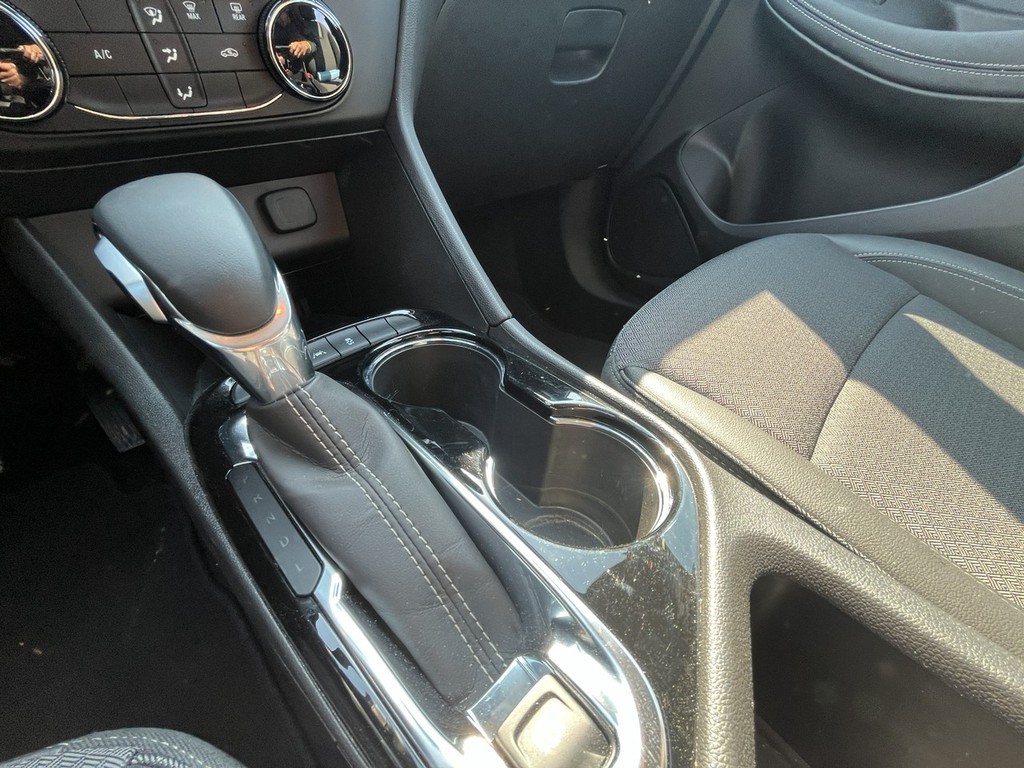 Buick ENCORE GX Vehicle Full-screen Gallery Image 16